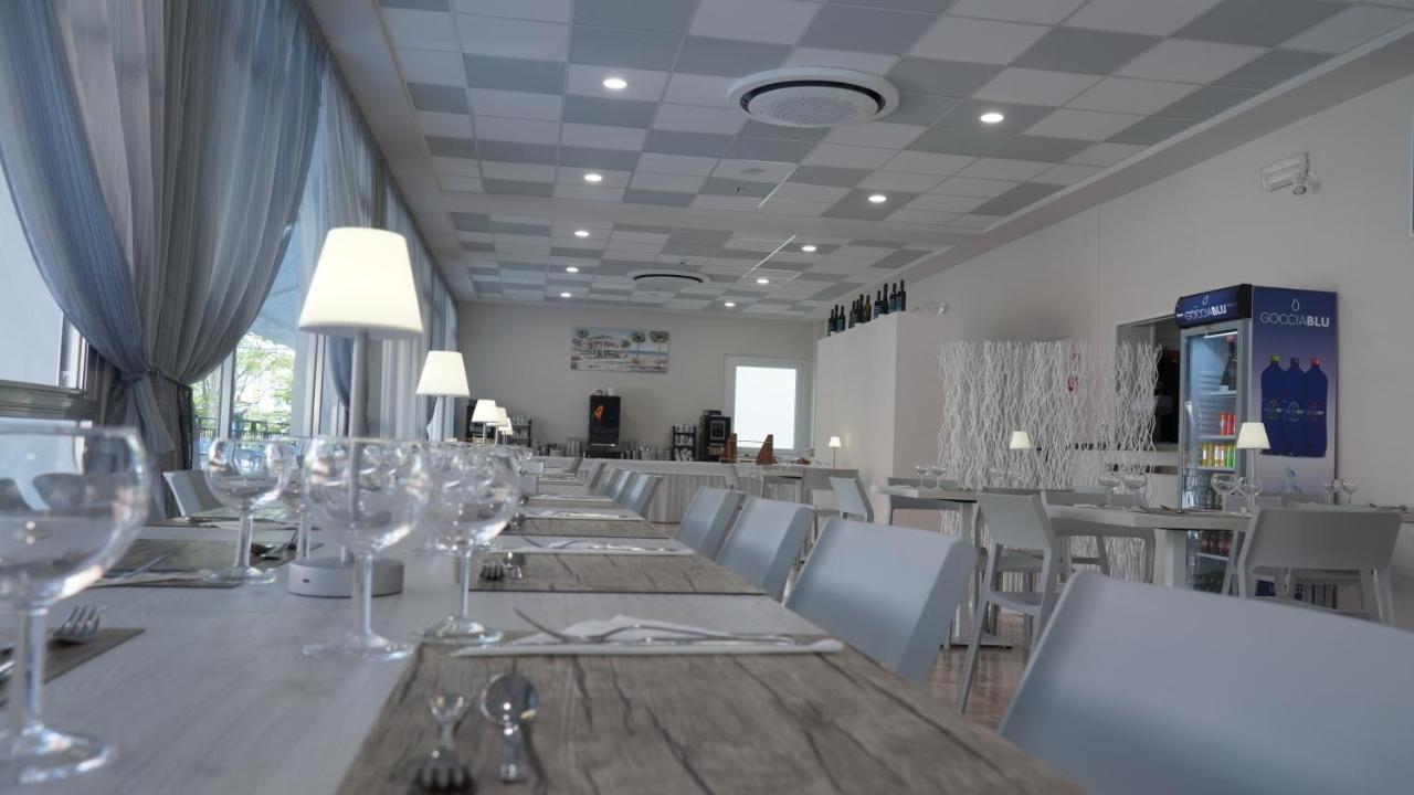 בלריה-איגאה מרינה Lively Hotel מראה חיצוני תמונה