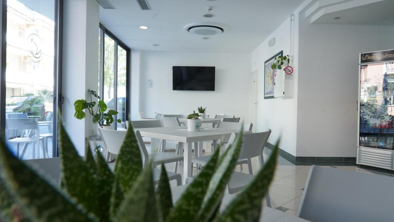 בלריה-איגאה מרינה Lively Hotel מראה חיצוני תמונה