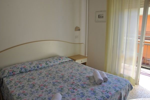 בלריה-איגאה מרינה Lively Hotel מראה חיצוני תמונה